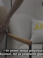 Çoraplarını Giydirmeyen Kuzenini Sikmeye Çalışıp Okşadı
