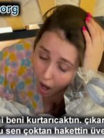 Kanepeye Sıkışıp Domalarak Bekleyen Üvey Annesine Döşedi